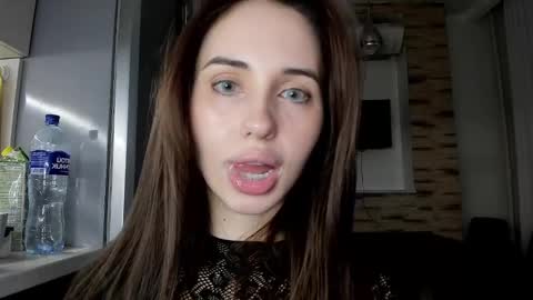 Snapshot of l1tww chatting on March 6, 1:16 am Malika online show from March 6, 1:16 am