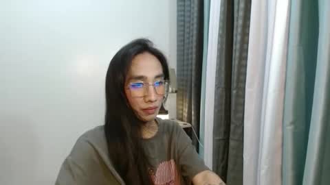 UrAsianCutiii3 online show from March 27, 11:55 am