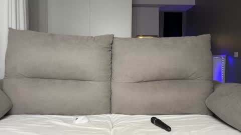 Julie online show from December 15, 3:46 am