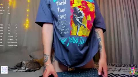    Help me reach 50 likes online show from December 14, 2:33 am