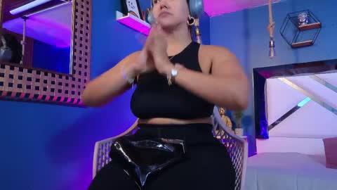 Cris  online show from April 15, 11:57 am