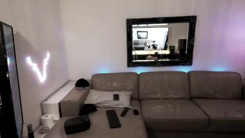 Hectic online show from February 26, 2:41 am