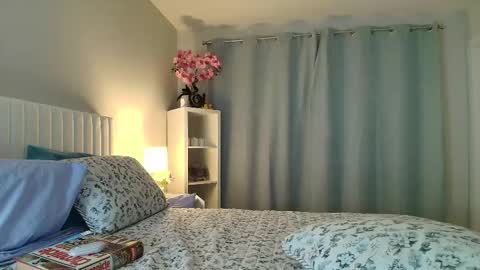 Anna online show from March 18, 7:03 am