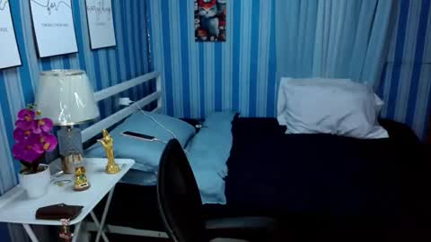 isabelle ash DONT FORGET TO FOLLOW AND THUMBS ME UP BITCHES  online show from April 13, 6:06 am