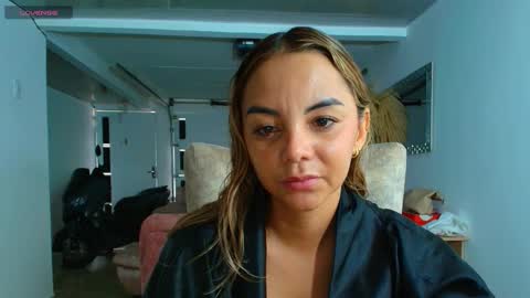 Snapshot of ladydi069 chatting on October 22, 8:32 pm Hello im lady nice to meet you online show from October 22, 8:32 pm
