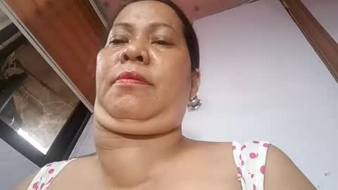 ladyjelyn69 online show from August 3, 6:37 am