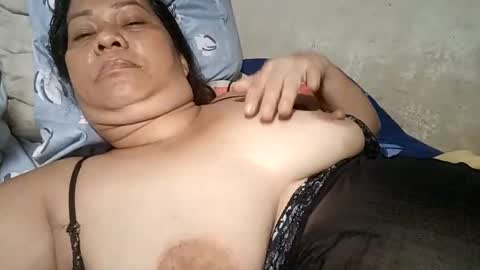 ladyjelyn69 online show from July 31, 1:23 pm