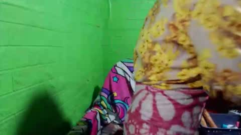 Snapshot of ladymama790730 chatting on September 22, 11:47 am ladymama790730 online show from September 22, 11:47 am