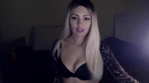 Monika online show from January 3, 2:08 pm