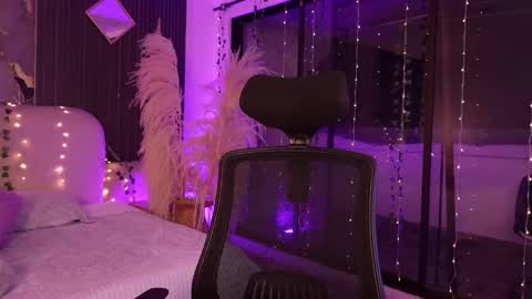 Lady  online show from February 2, 5:15 am