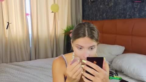 Lilia online show from September 18, 7:01 am