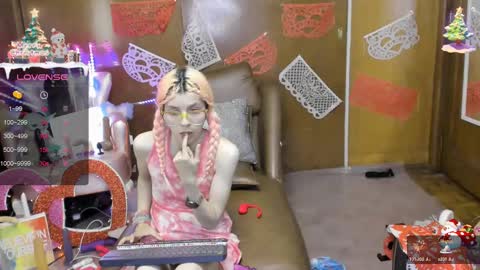 Skinnygirl online show from February 15, 1:10 am