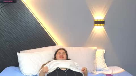    online show from February 21, 10:35 pm