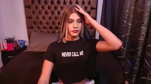 Camila online show from February 17, 2:54 am