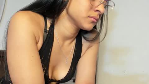 Laila online show from February 20, 6:02 am