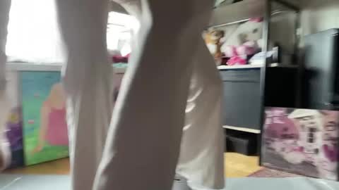 Elsa online show from May 21, 2:45 pm