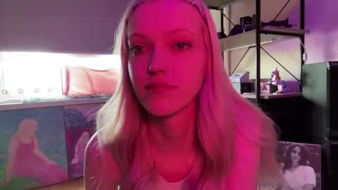 Elsa online show from May 28, 2:59 pm