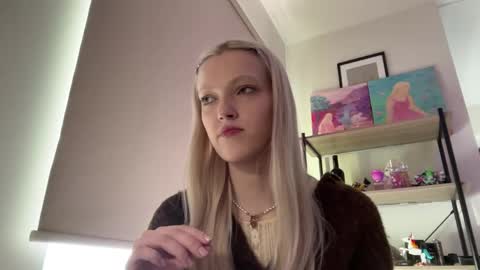 Elsa online show from May 19, 3:19 pm