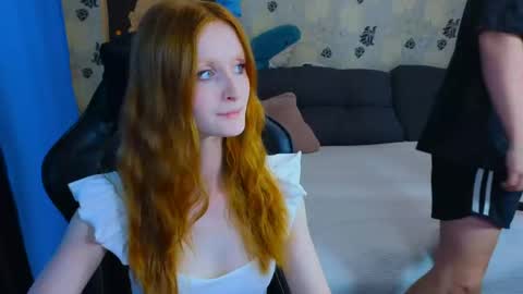 Lu  Alex online show from June 8, 9:43 am