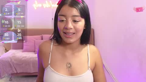 Snapshot of lalalutsy_tay chatting on October 4, 7:55 pm Lala online show from October 4, 7:55 pm