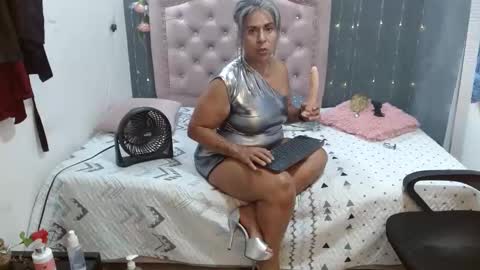 lalisha online show from October 17, 12:25 am