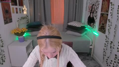 Laly online show from February 4, 3:47 pm