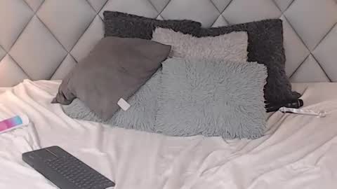 Laly Castro online show from February 17, 1:25 am