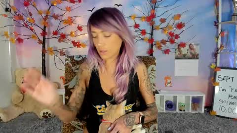 Snapshot of lana_del_bae chatting on September 16, 1:40 am Lana Del Bae online show from September 16, 1:40 am