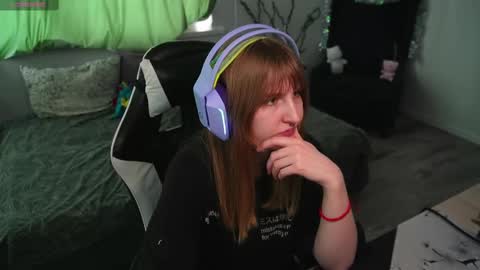 Kay online show from February 15, 8:54 am