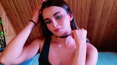 lana_gl online show from April 7, 8:38 am