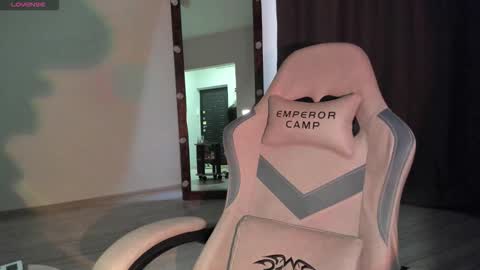 Lana online show from November 4, 1:23 pm