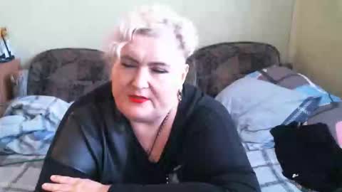 lanacat555 online show from September 19, 1:04 pm