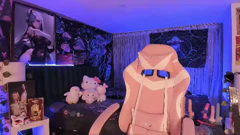 L A N A  online show from March 6, 11:53 pm