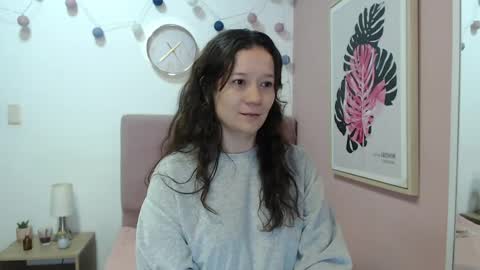 Lanna online show from May 21, 1:17 pm