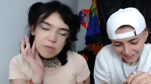 Snapshot of lannie_gonzales chatting on January 2, 1:27 am LANNIE   online show from January 2, 1:27 am