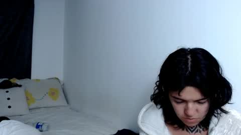 Snapshot of lannie_gonzales chatting on February 19, 11:46 pm LANNIE   online show from February 19, 11:46 pm