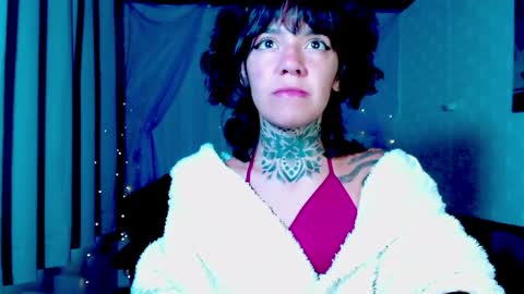 LANNIE   online show from April 6, 12:50 pm