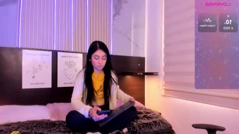 lara_as online show from February 24, 1:14 pm