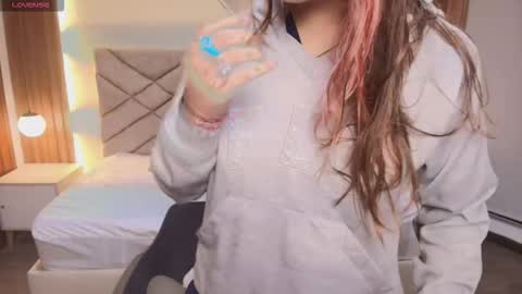 LaraCooper online show from February 12, 9:18 pm