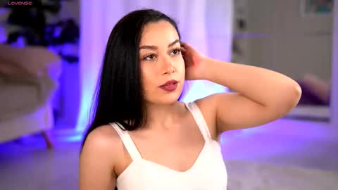 Lara online show from December 19, 8:59 pm