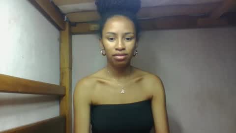 larah98 online show from February 7, 10:51 am