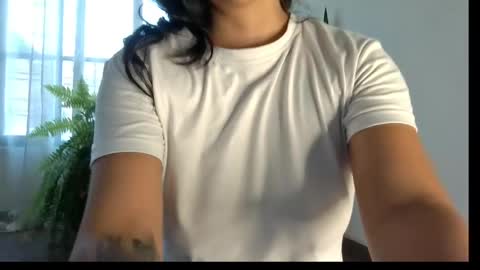 LaraJean online show from April 28, 9:52 pm