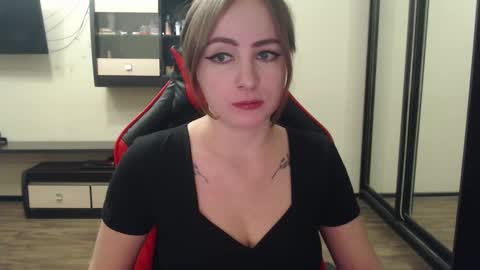 Laralianna online show from February 23, 5:29 pm