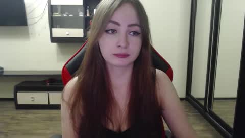 Laralianna online show from February 18, 6:47 pm