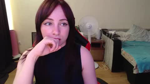 Laralianna online show from July 1, 3:10 pm