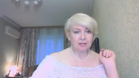 laramrs online show from March 26, 4:45 pm