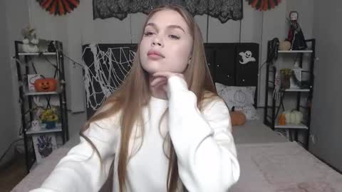 LaraPika online show from November 8, 6:38 am