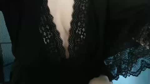 LaraStone   online show from March 13, 5:44 am