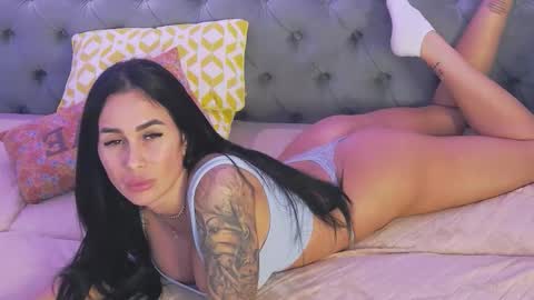 Lara online show from November 27, 8:38 pm