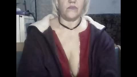 larisaq4ugo24 online show from January 19, 4:17 pm